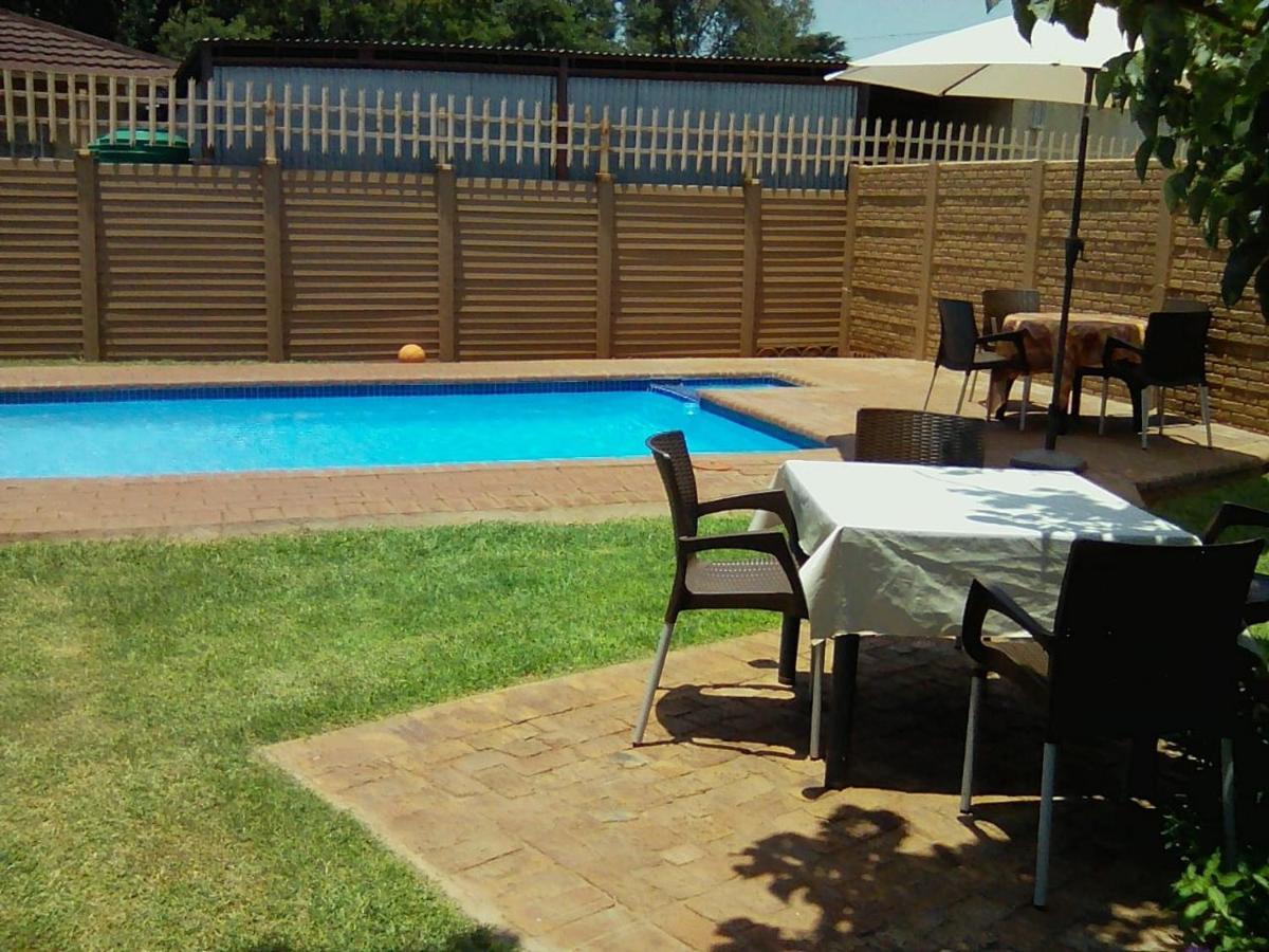 White Rose Guest House Vanderbijlpark Luaran gambar