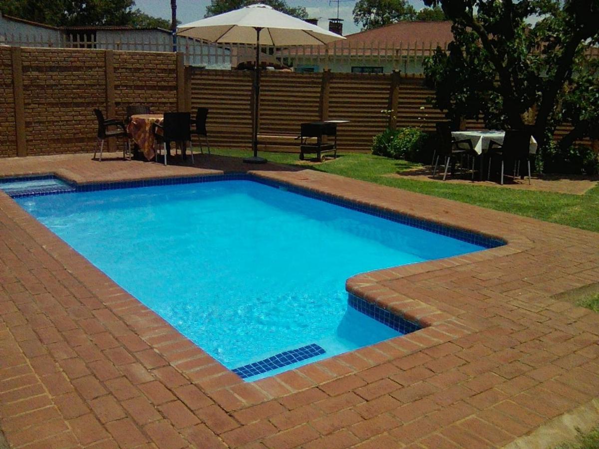 White Rose Guest House Vanderbijlpark Luaran gambar