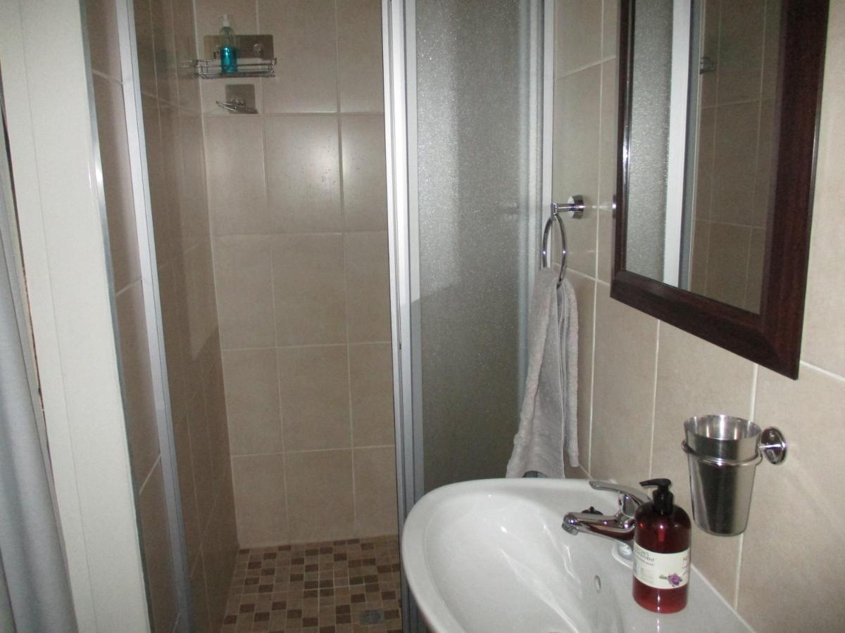 White Rose Guest House Vanderbijlpark Luaran gambar
