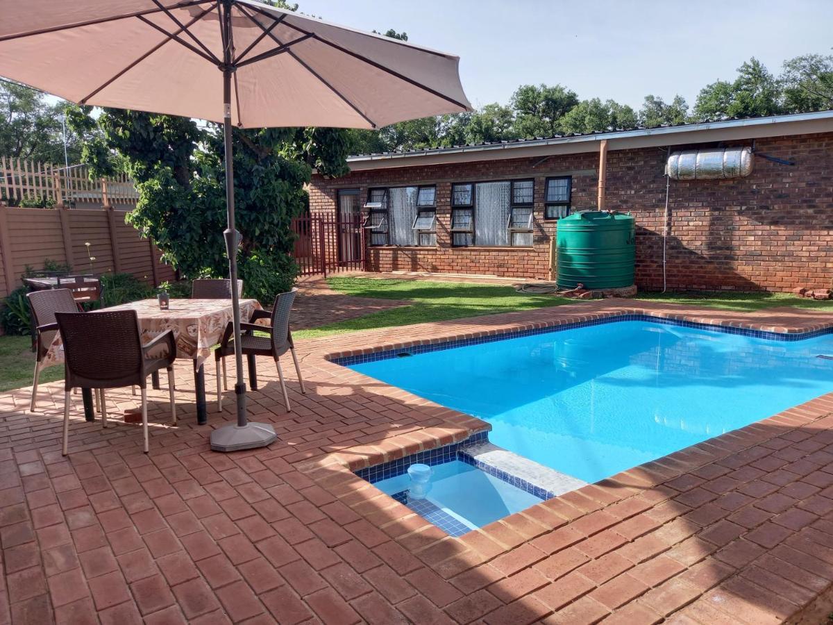 White Rose Guest House Vanderbijlpark Luaran gambar