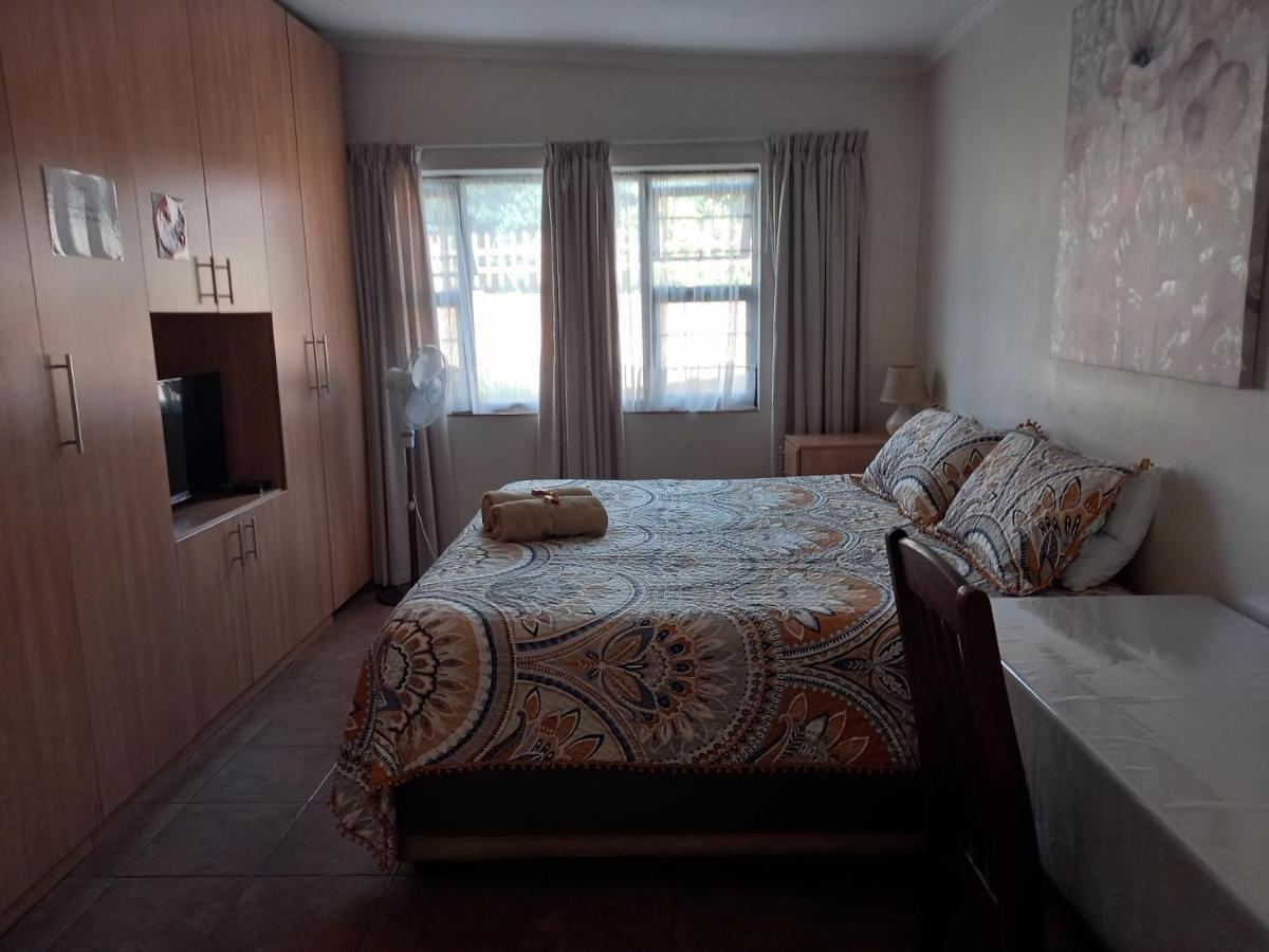 White Rose Guest House Vanderbijlpark Luaran gambar